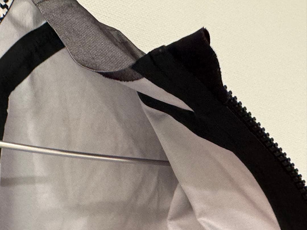 究極軽量レインジャケットASSOS SchlossHund EQUIPE RS