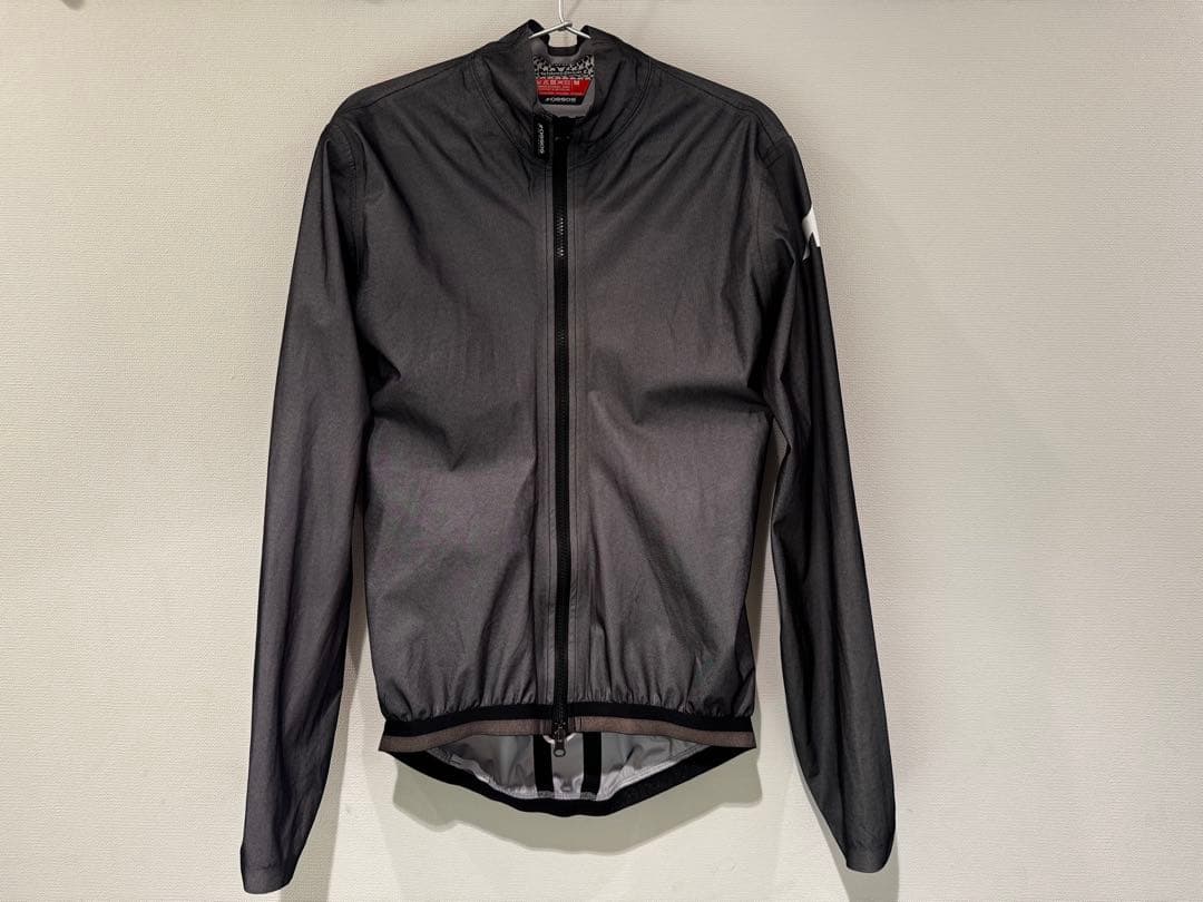 究極軽量レインジャケットASSOS SchlossHund EQUIPE RS