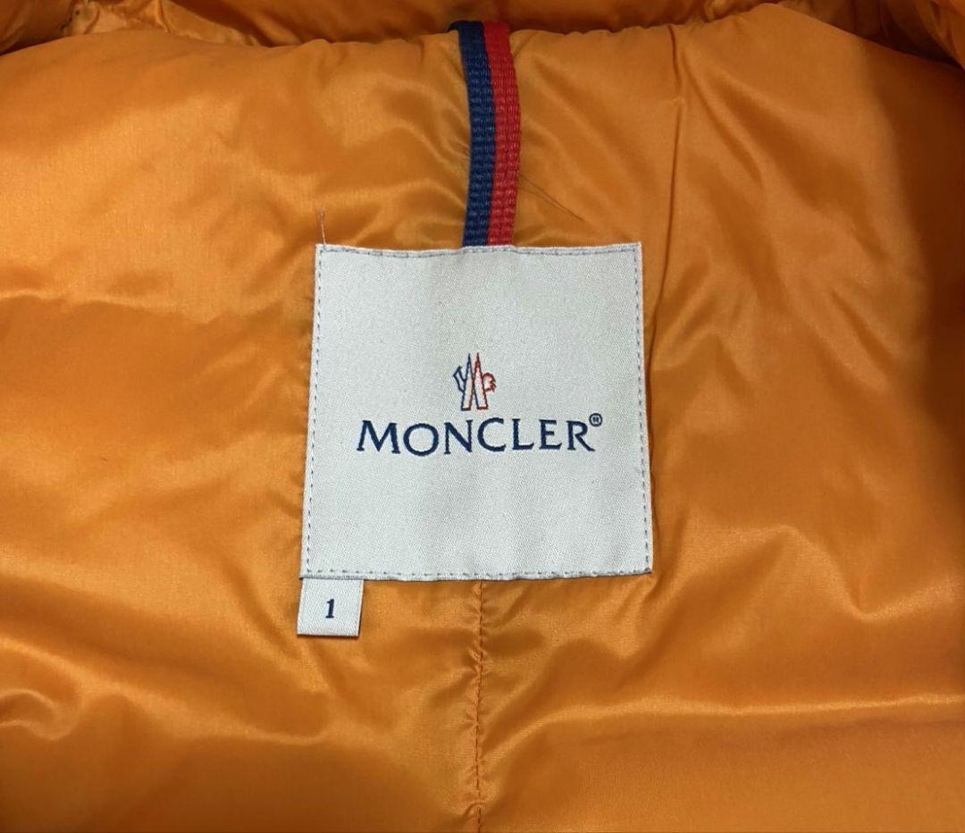 MONCLER オレンジ ダウンベスト アニメーションタグ