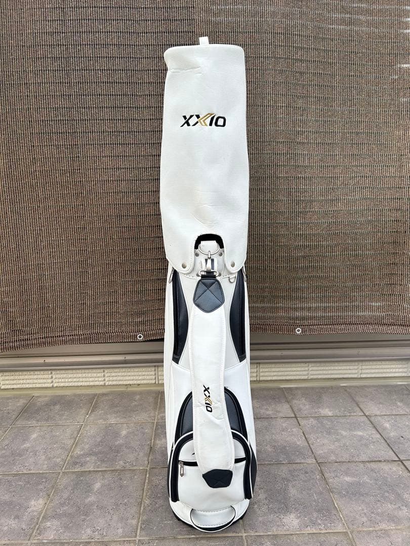 XXIO(ゼクシオ)キャディバッグ ホワイト/ブラック ツートン(微値下げ可能)