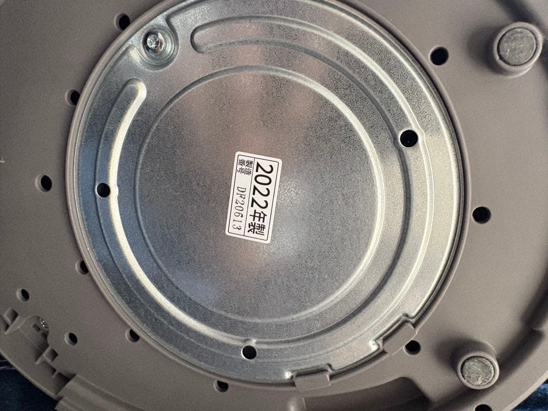 象印 ZOJIRUSHI スチーム式加湿器 EE-DC50 2022年製です。