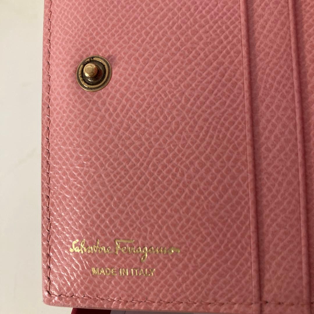 Salvatore Ferragamo ピンク 二つ折り財布