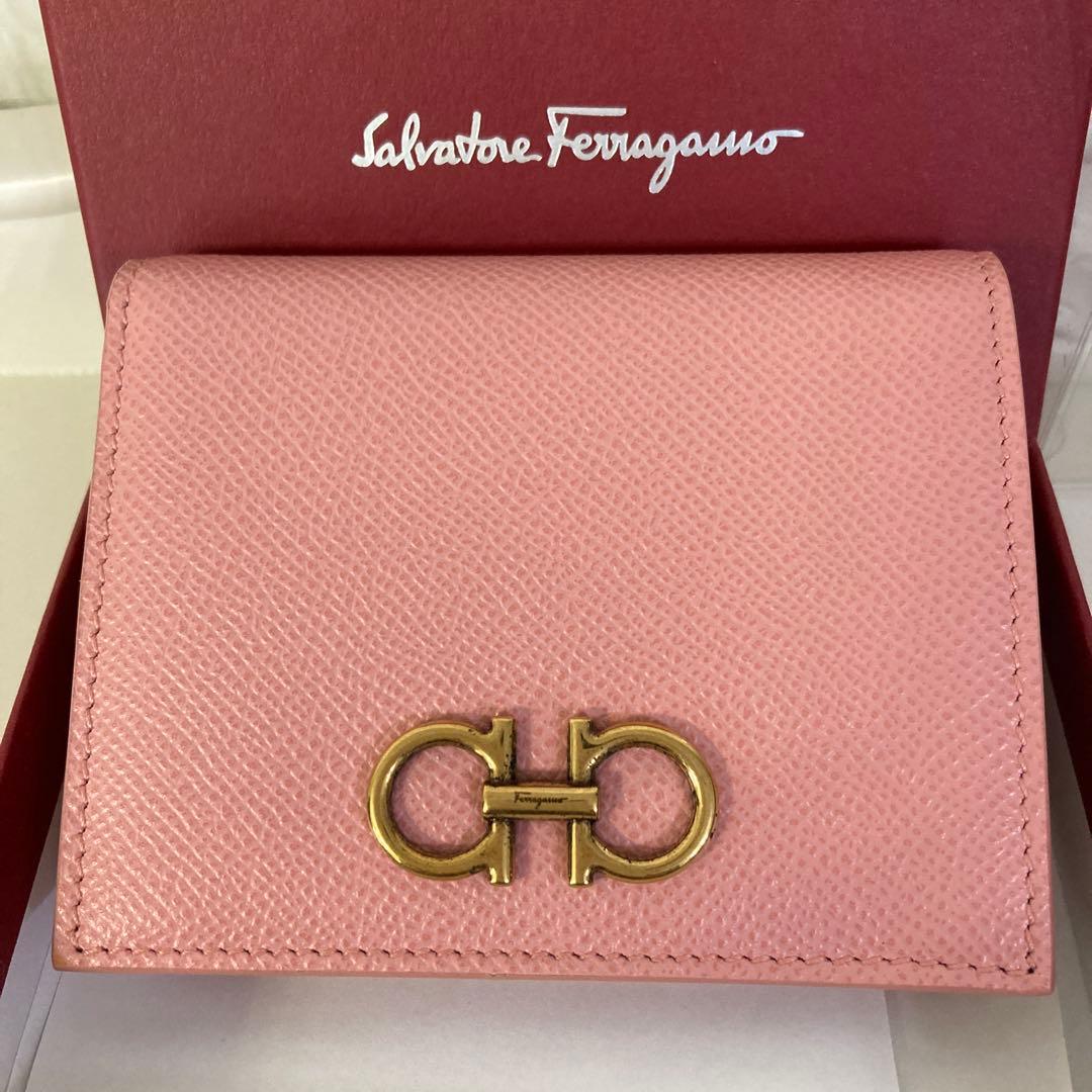 Salvatore Ferragamo ピンク 二つ折り財布