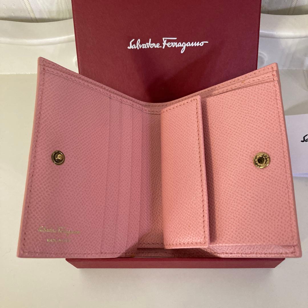 Salvatore Ferragamo ピンク 二つ折り財布