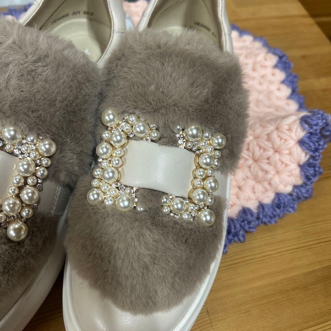 おすすめ✨ファー パール装飾 スリッポンスニーカー