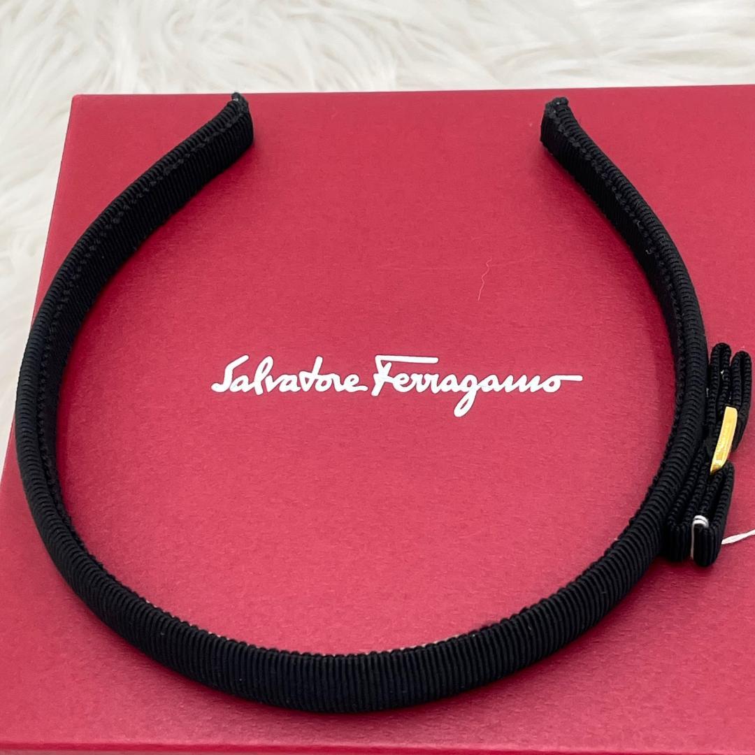 新品未使用品✨フェラガモ　Ferragamo カチューシャ　ブラック