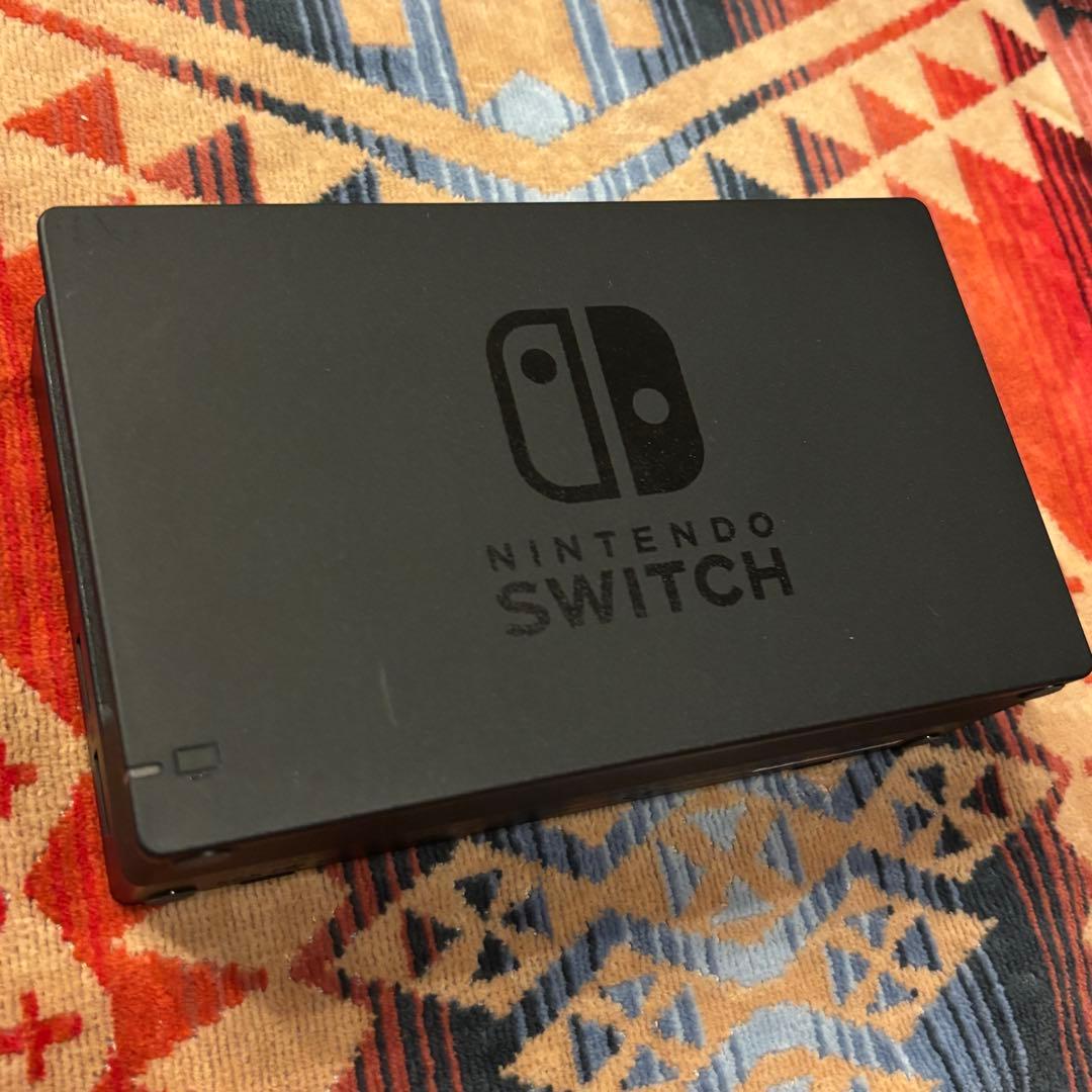 ニンテンドー　Switch 本体　古い型　旧型　充電器　※コントローラー無し