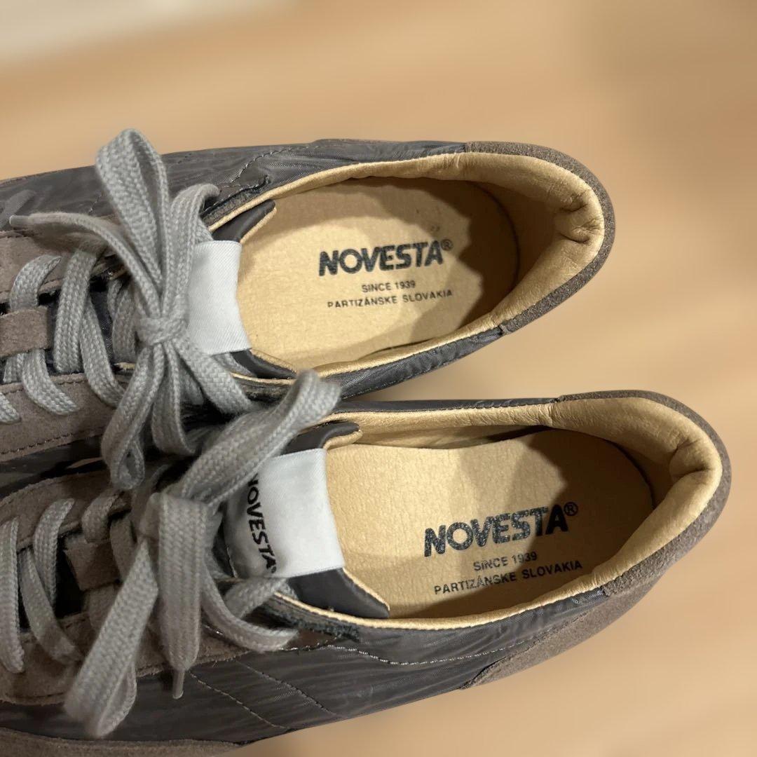 NOVESTA グレー スニーカー