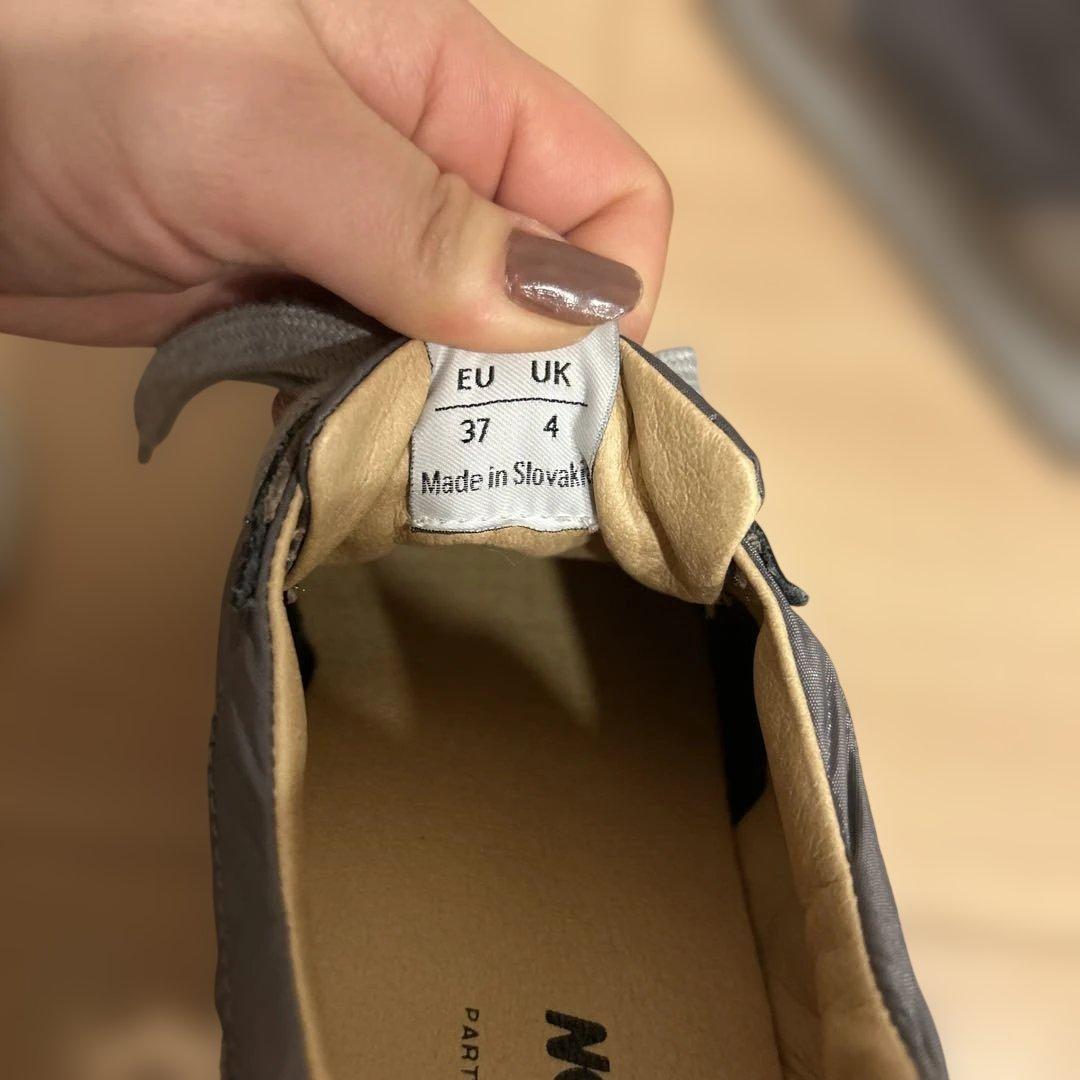 NOVESTA グレー スニーカー