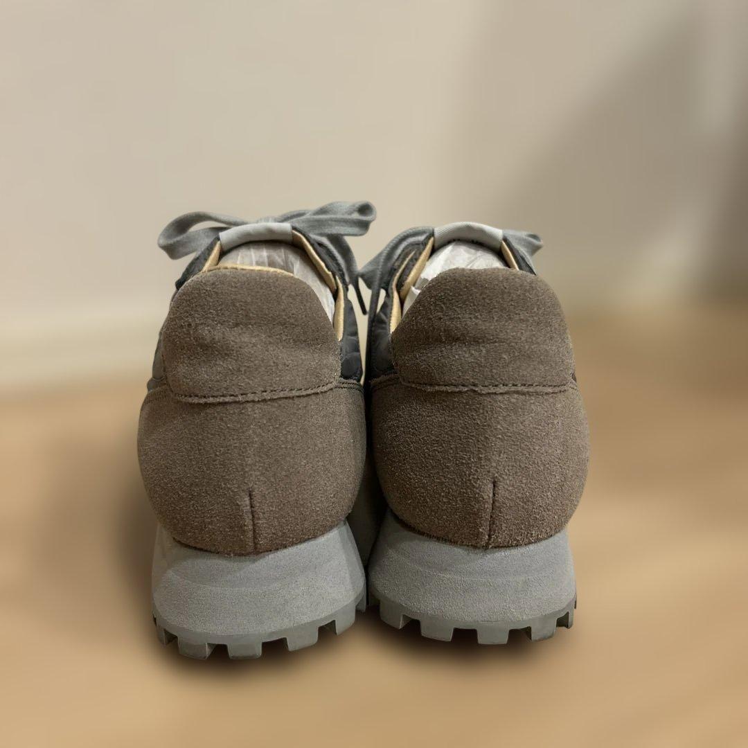 NOVESTA グレー スニーカー