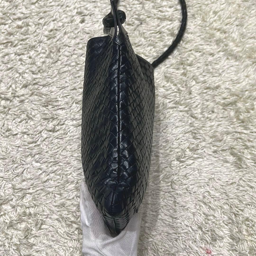 美品✨ボッテガヴェネタ イントレチャート ショルダーバッグ レザー ブラック