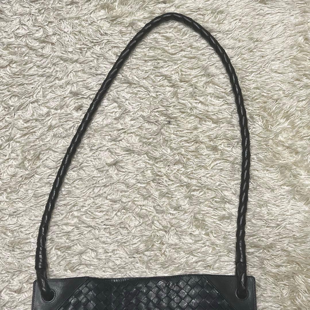 美品✨ボッテガヴェネタ イントレチャート ショルダーバッグ レザー ブラック