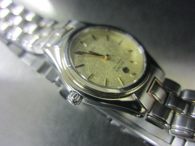 シチズン　アセンダ・レディースクォーツ　１８Ｋベゼル