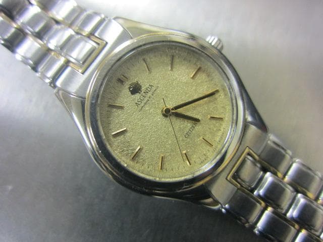 シチズン　アセンダ・レディースクォーツ　１８Ｋベゼル