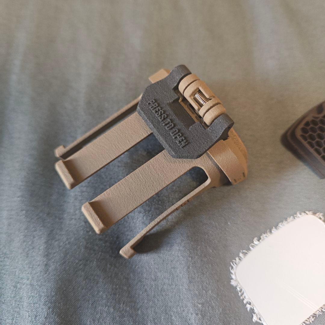 白*ん様 EOTech EXPS3用 ホロサイト 防弾 カバー FDE