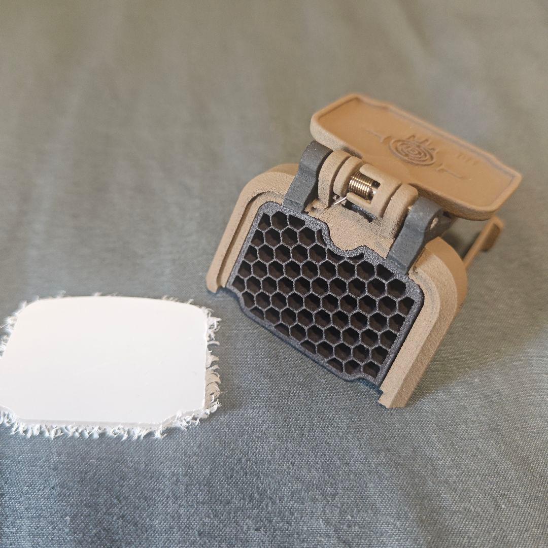 白*ん様 EOTech EXPS3用 ホロサイト 防弾 カバー FDE