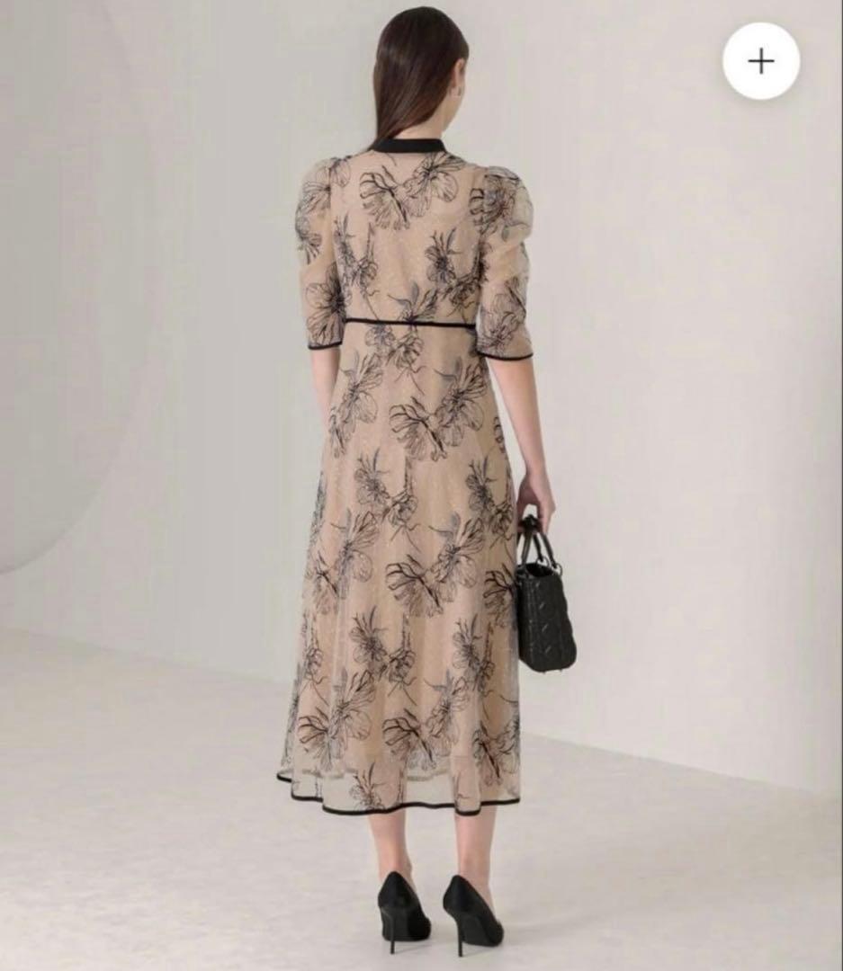 m*♡様 【大人気】Leja / パイピングハイネック花柄ラメレースワンピースド