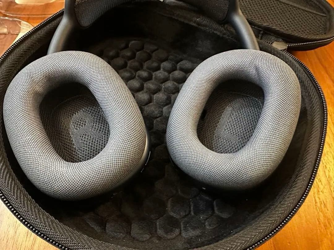 AirPods MAX 2世代 ミッドナイト ハードケース付き