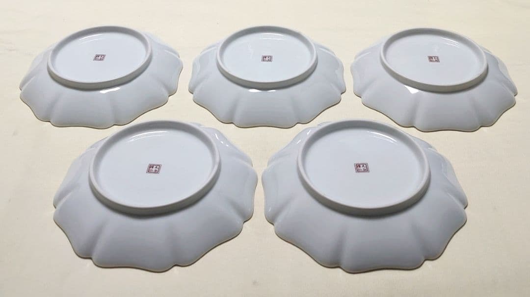 新品　九谷焼　隆仙造　色絵　縁起吉祥物　瓢箪巻物　八角輪花皿揃　5枚セット