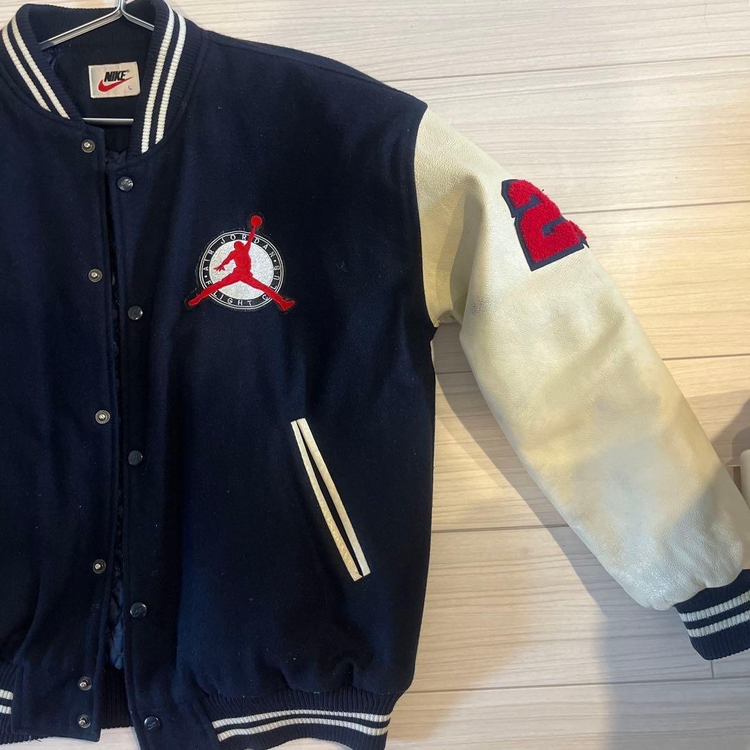 Nike スタジャン ジャンプマンロゴ 23