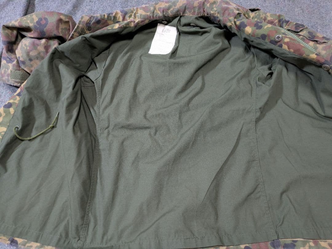 陸上自衛隊　2型迷彩（秋冬茶系）M65フィールドジャケット　戦闘外被　中古　M