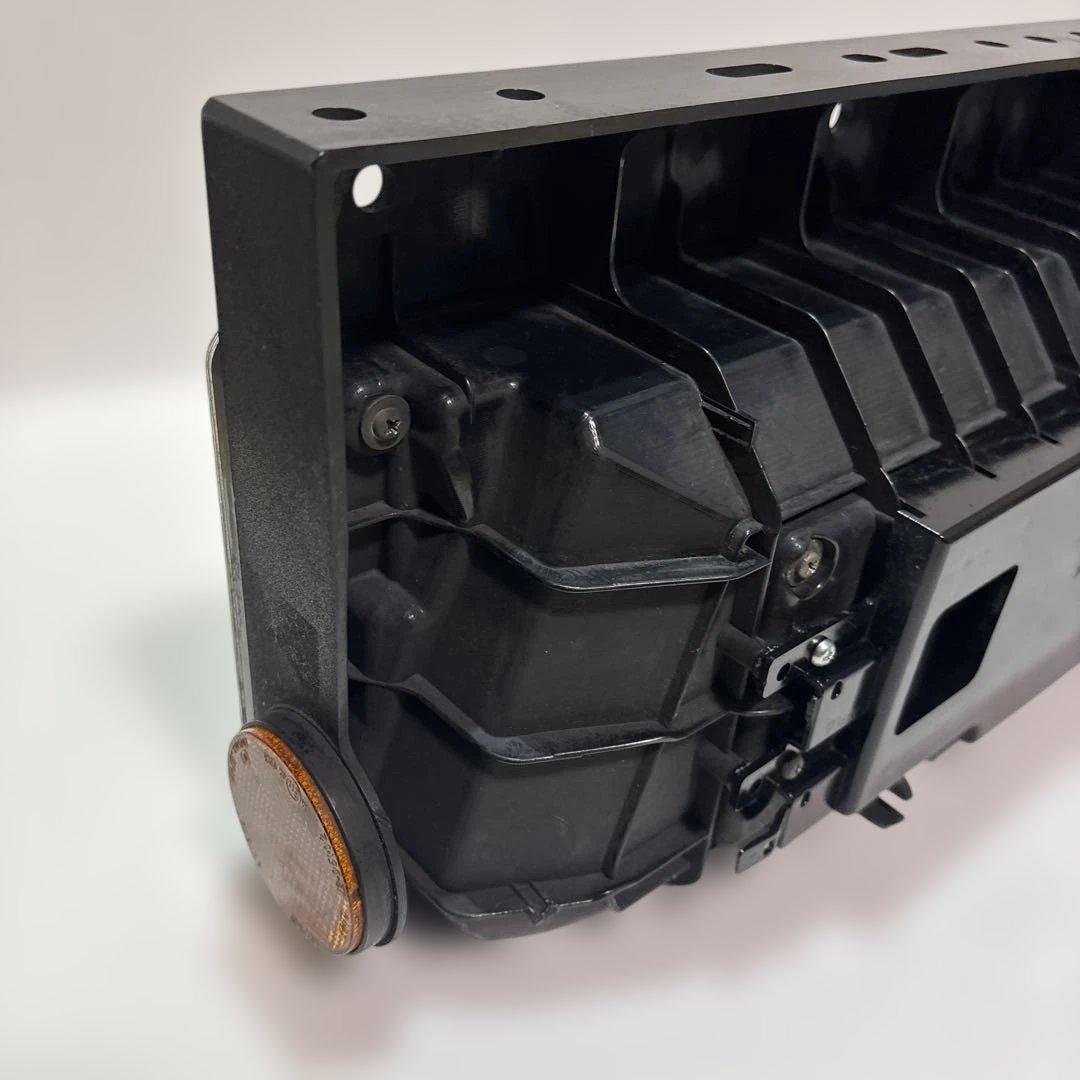 NO24 小糸 3連 トラック用 4t 10t リメイク品（運転手席）右　クリア