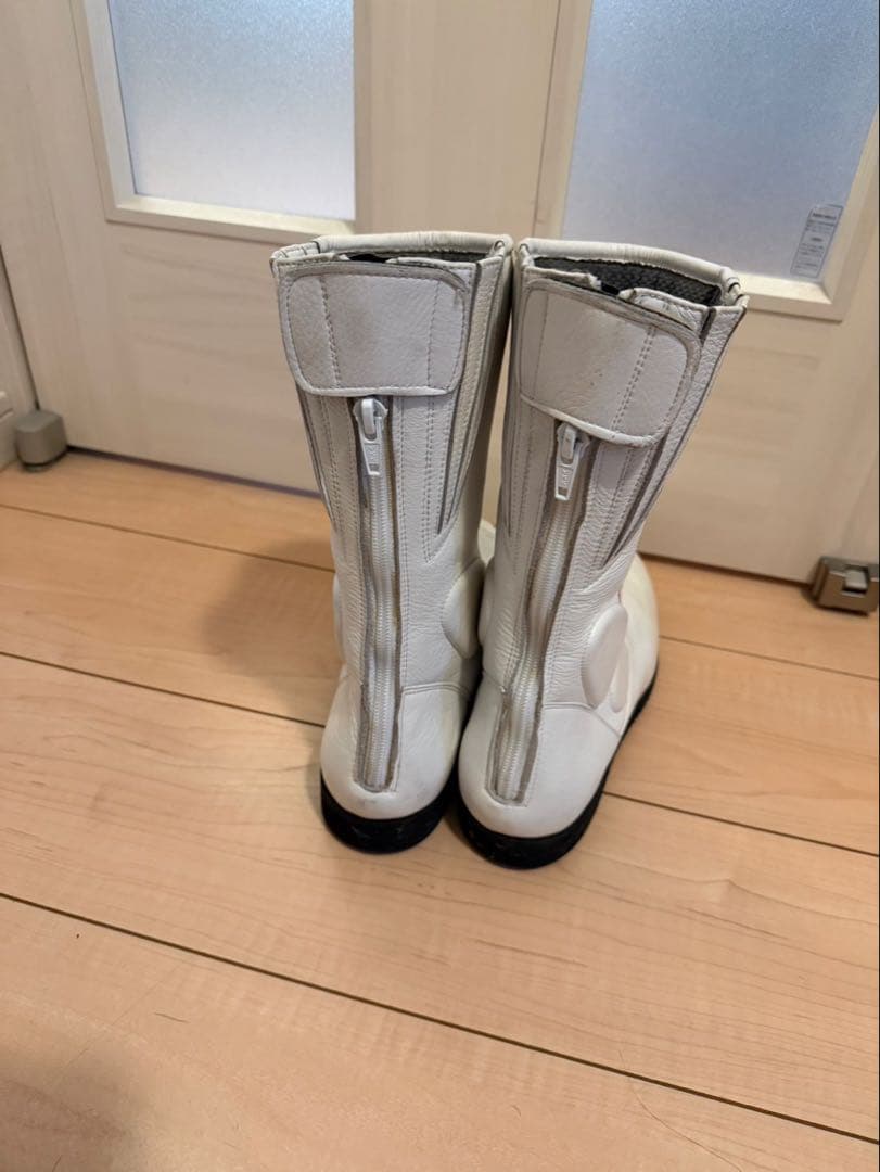 セクレテール　ブーツ