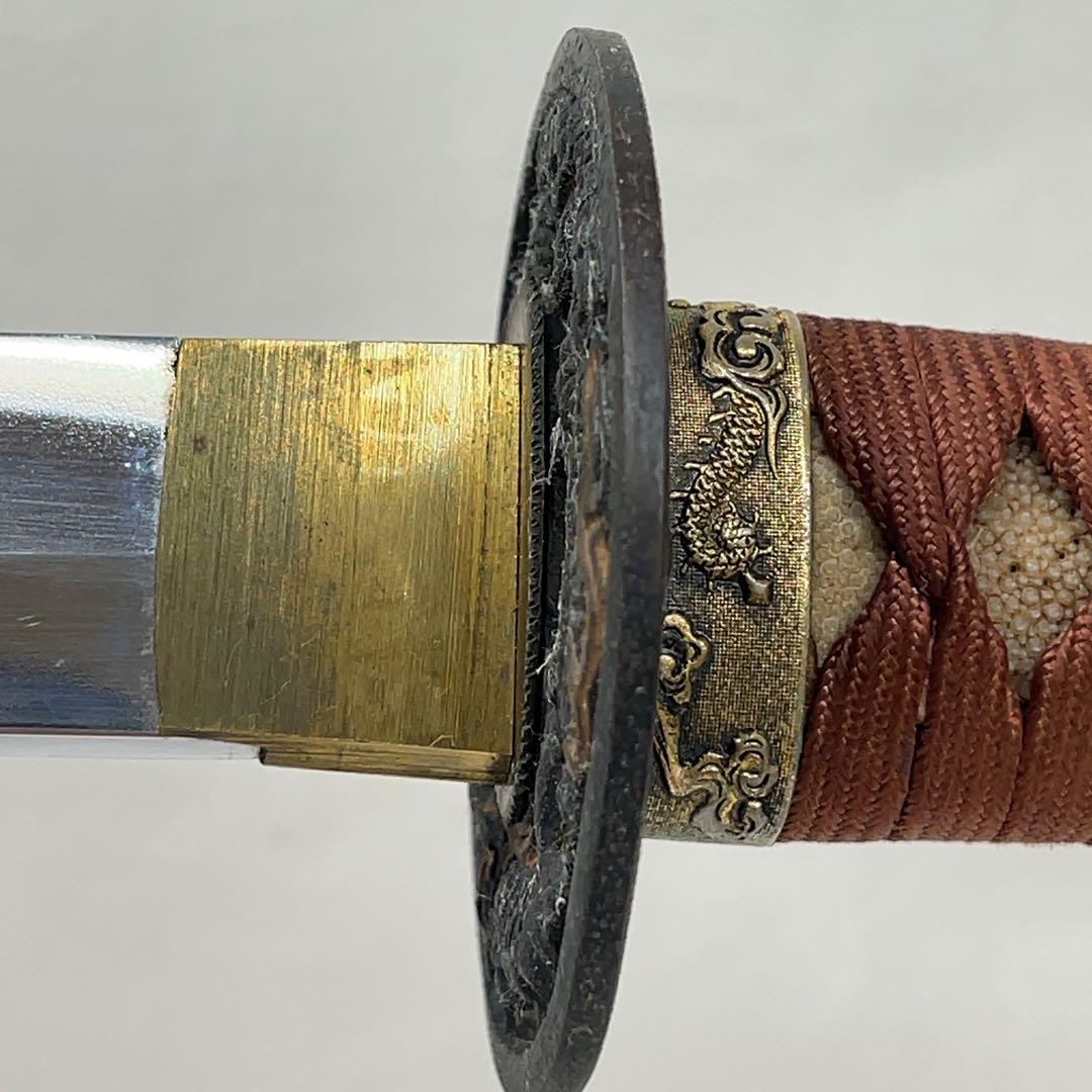 【模造刀】太刀 樋入り 全長102センチ 龍鍔 茶ツイシュ 鞘 互の目 刃紋