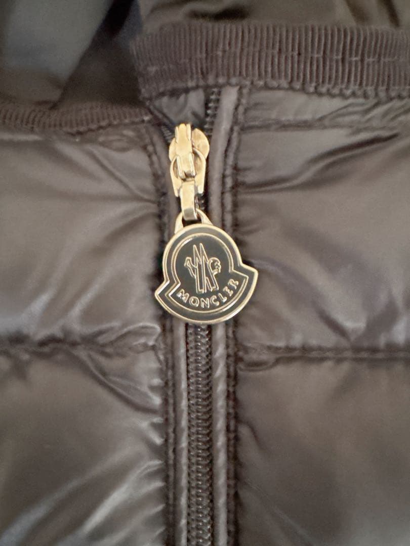 モンクレール MONCLER フード付き ダウンベスト