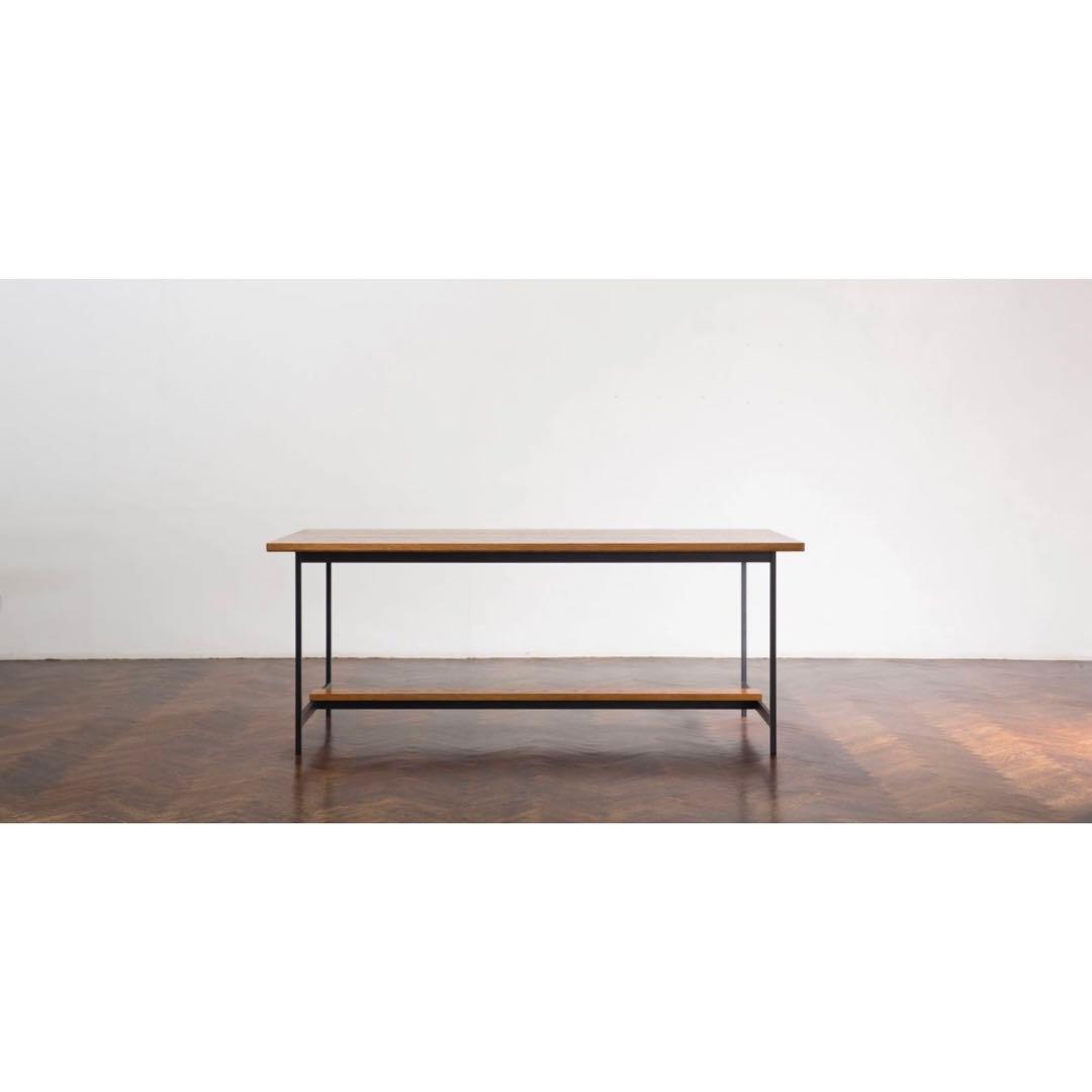 Standard Trade(スタンダードトレード)：ミーティングテーブル