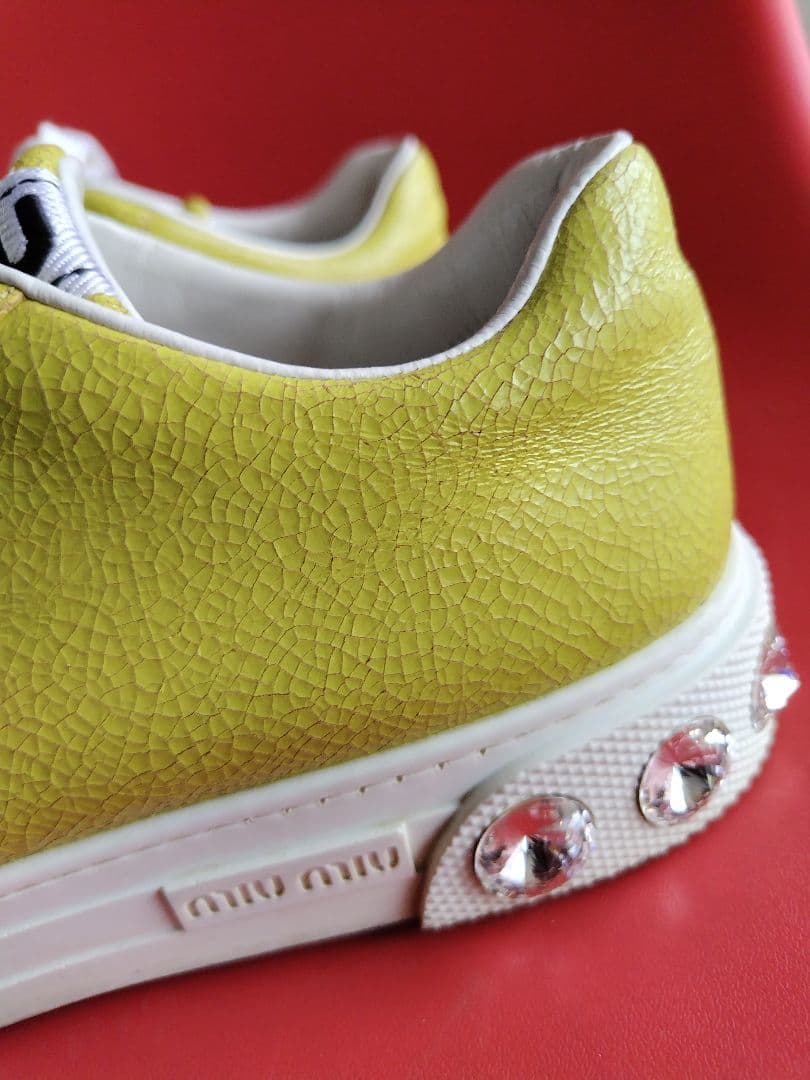 miumiuミュウミュウ レザー スニーカー クリスタル装飾付き 24，5