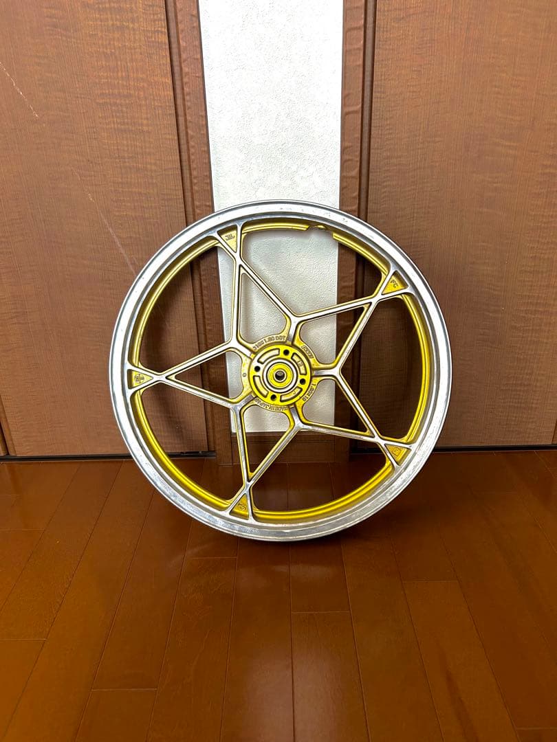 希少 gs125 キャストホイール 星型キャスト フロントホイール 歪み割れ無し