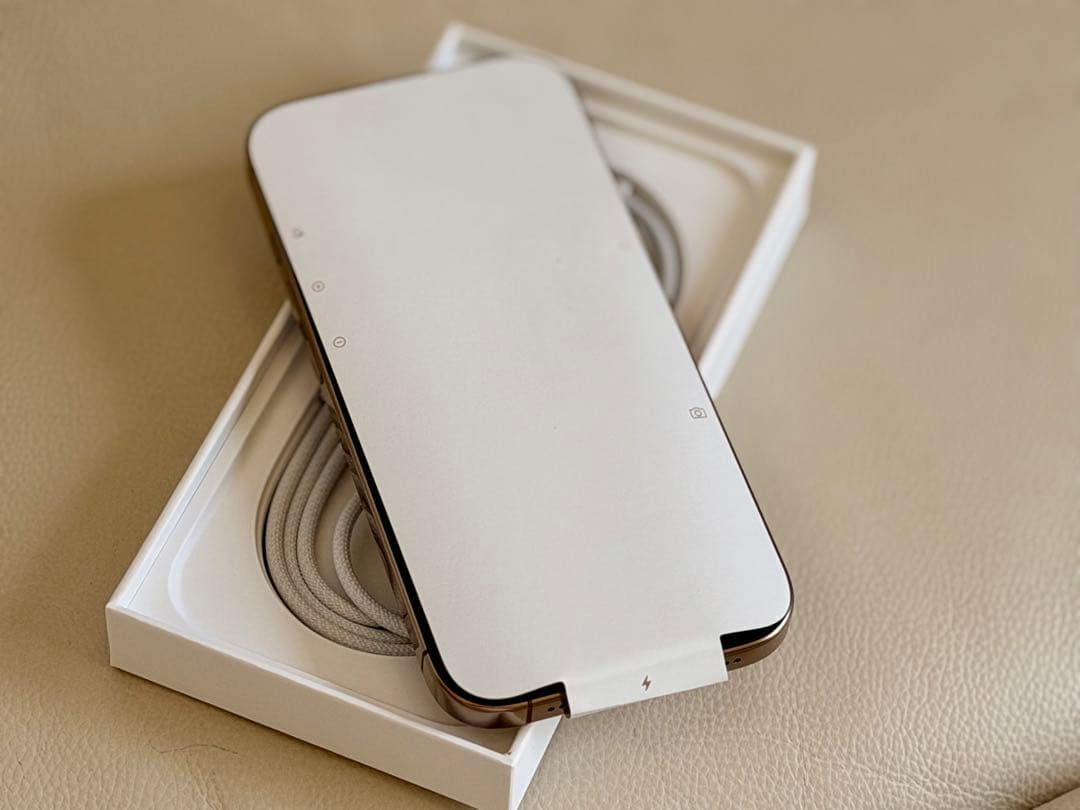 iPhone16 Pro 256GB デザートチタニウム　SIMフリー