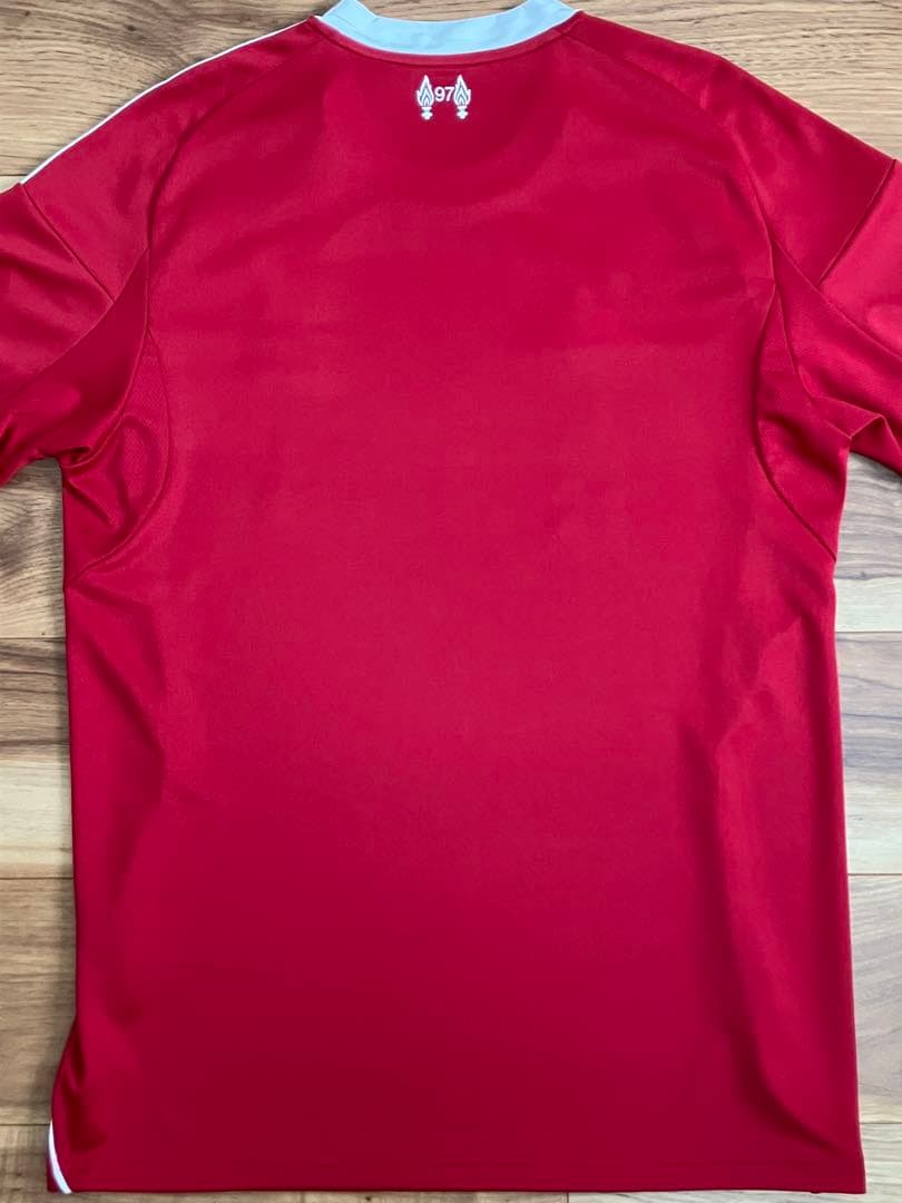 リバプール【新品】25/26 公式ユニフォーム　ホーム　半袖　Ｍサイズ