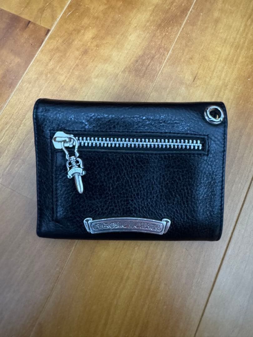 ブラックレザー二つ折り財布