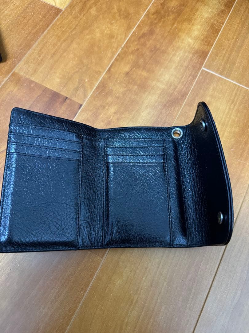 ブラックレザー二つ折り財布