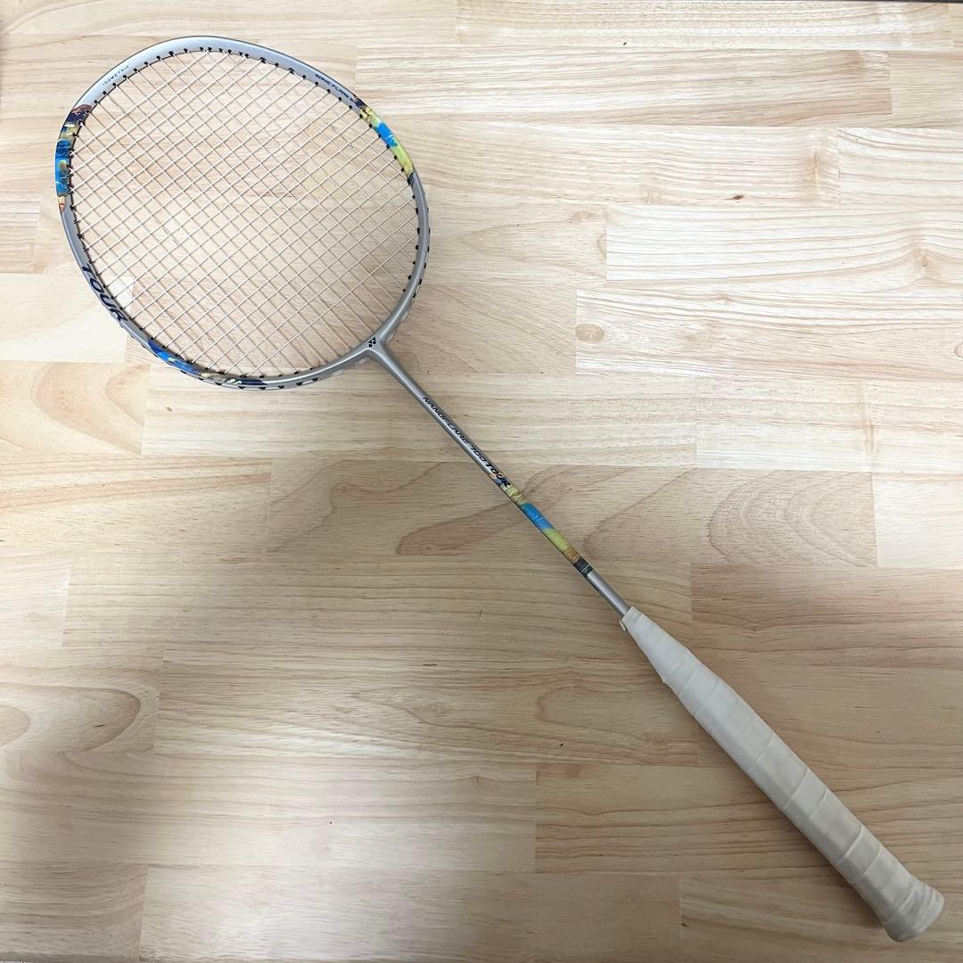 ナノフレア700TOUR シルバー　バドミントンラケット ヨネックス