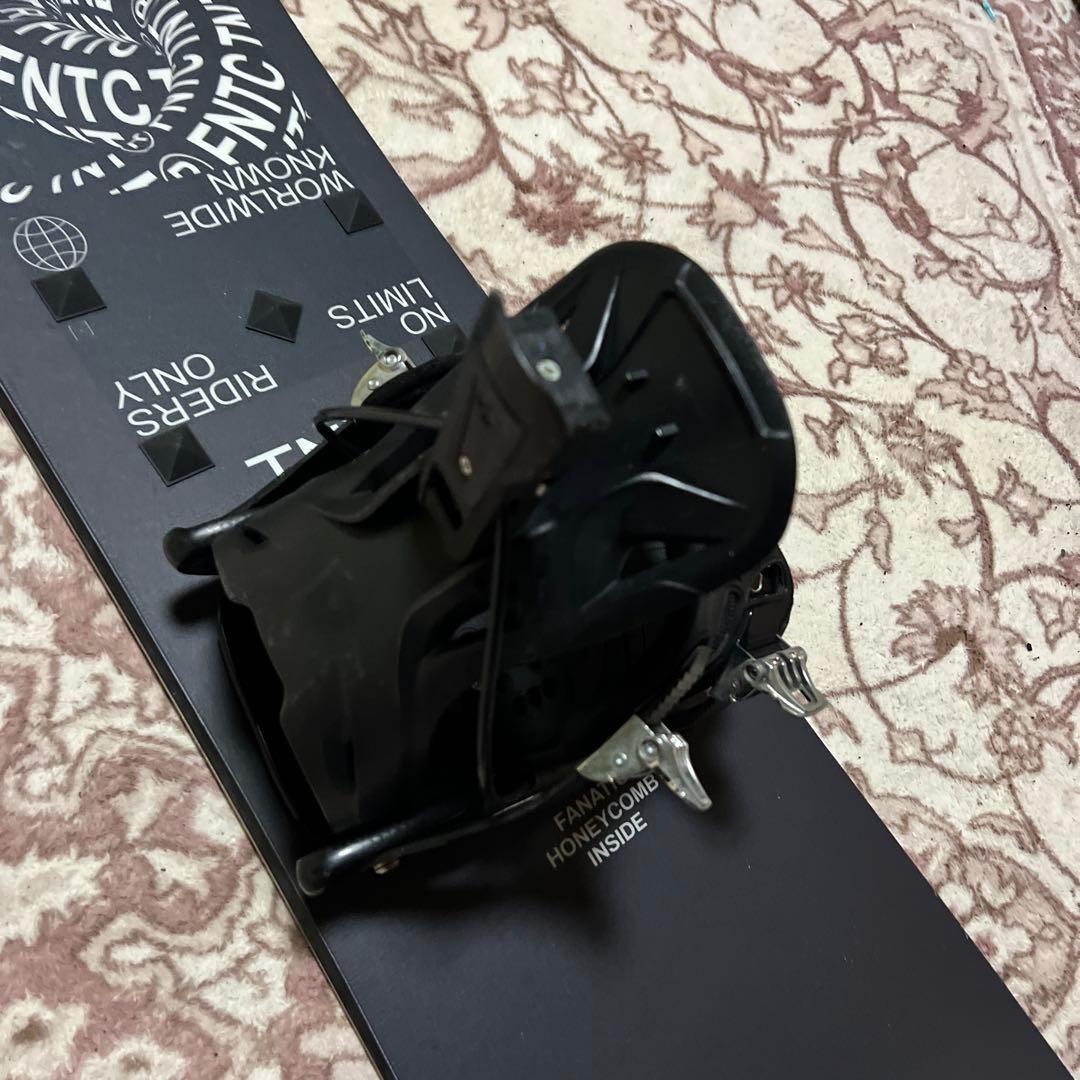 美品 FNTC TNT R 157cm バイン付 スノーボードセット グラトリ