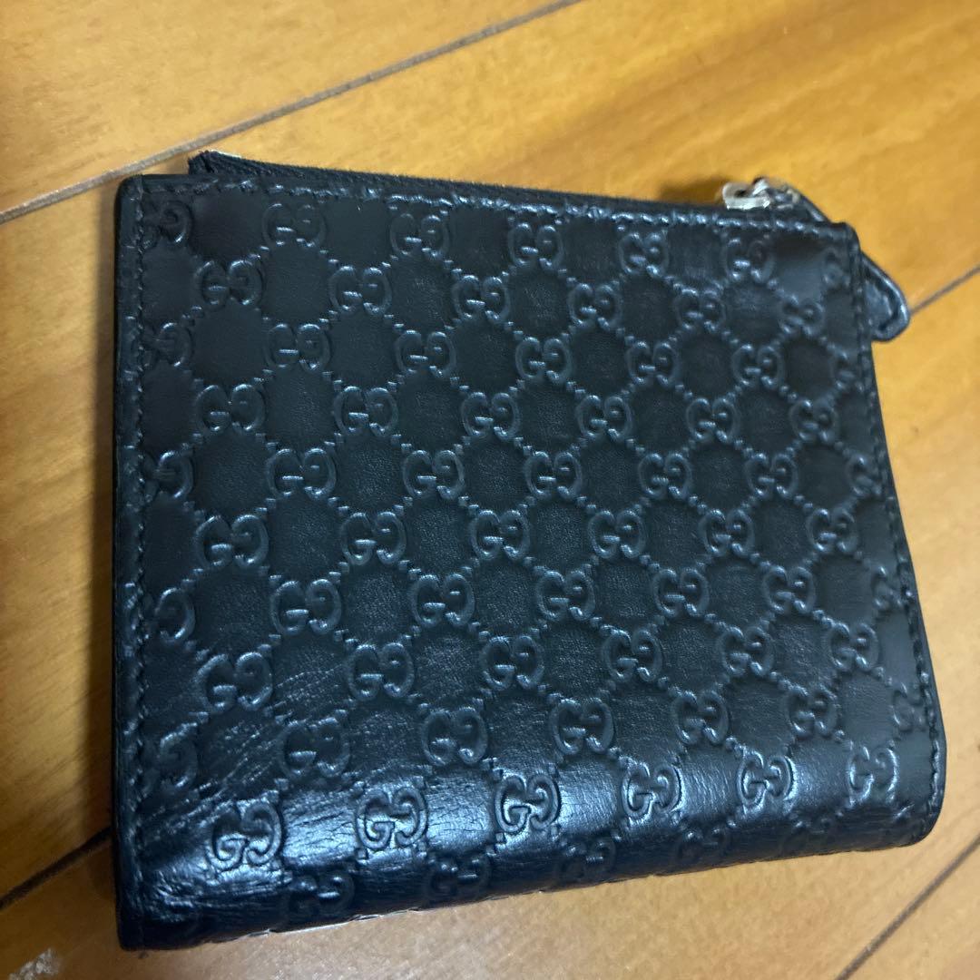 GUCCI ブラック二つ折り財布