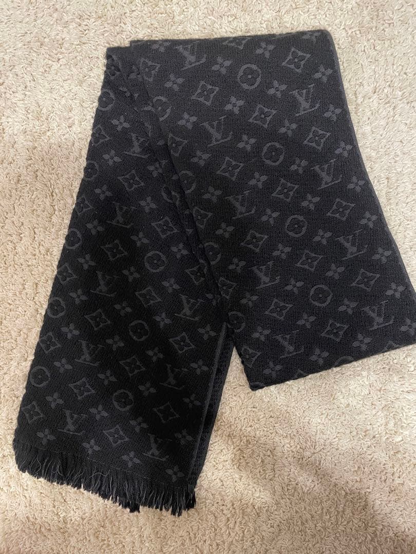 LOUIS VUITTON ブラック マフラー 100%ウール