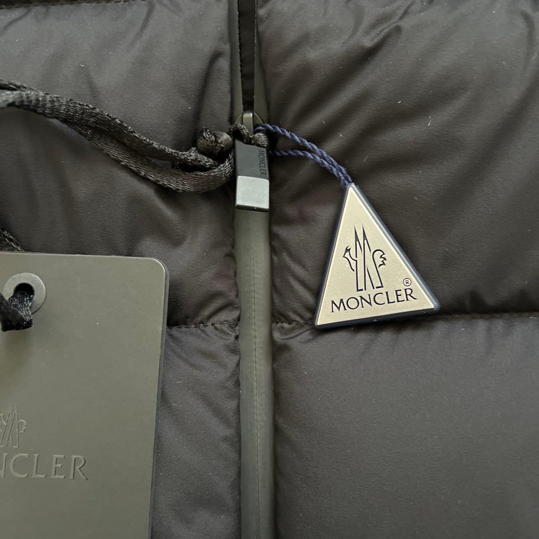 モンクレール(MONCLER)ダウンベストTAMEGAGIUBBOTTO TG1