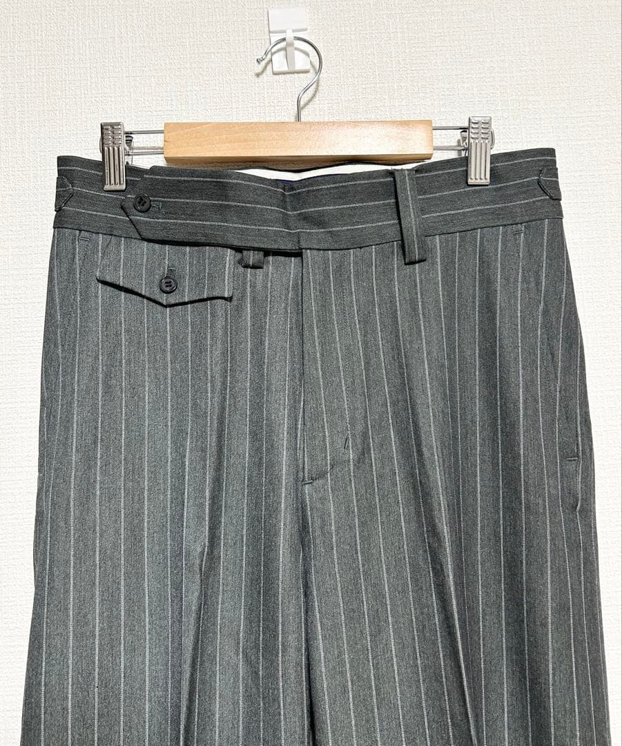 パンツ SHIKITARI STRIPE FLARE SLACKS GRAY
