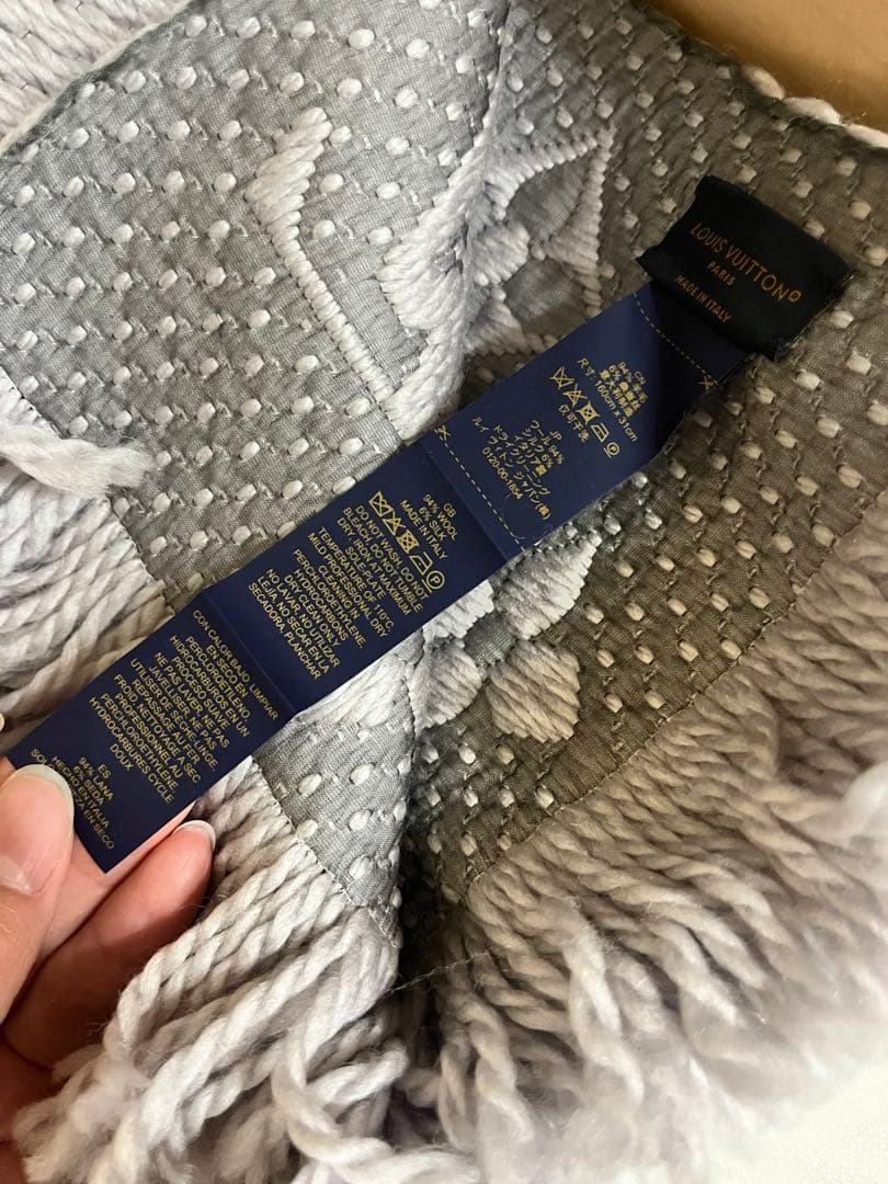 LOUIS VUITTON マフラー　新品未使用