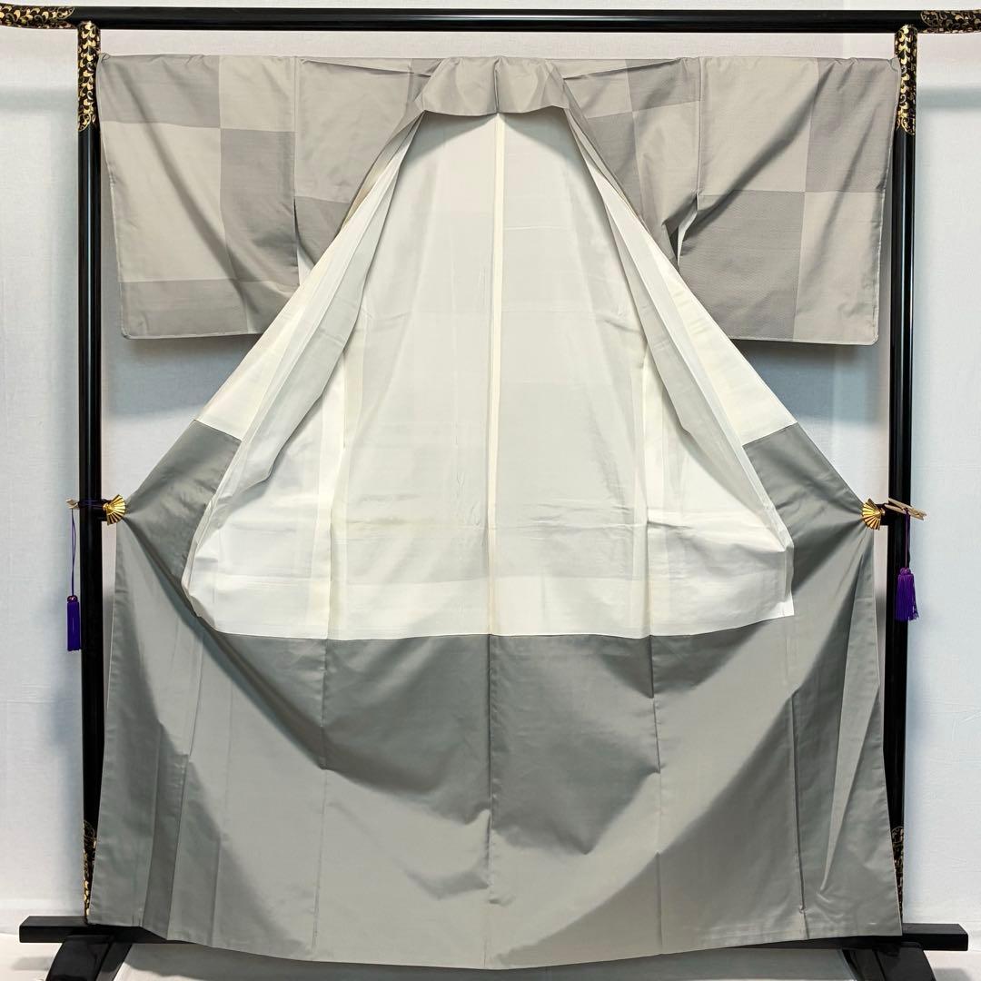 D237 本場白大島紬　変わり市松　正絹　着物　袷　しつけ糸付き未使用極美品