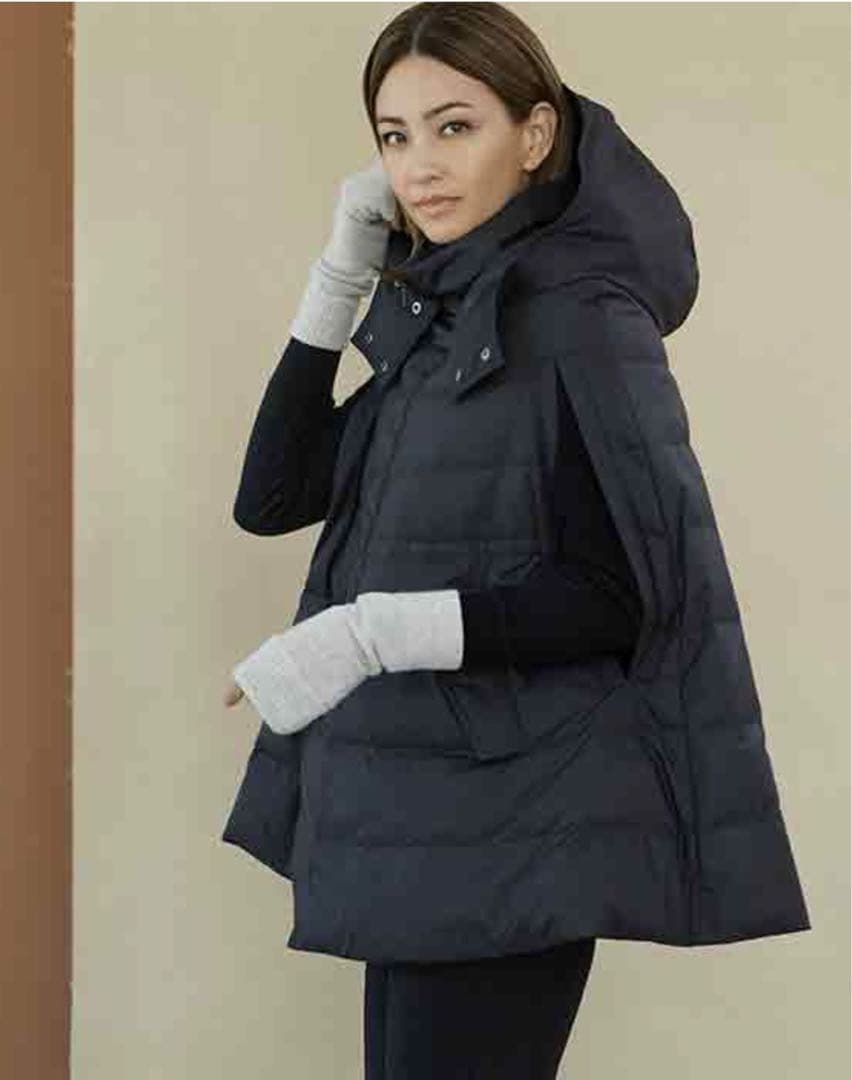 タグ付新品未使用　theory luxes フード付ダウンベスト・ケープ カーキ