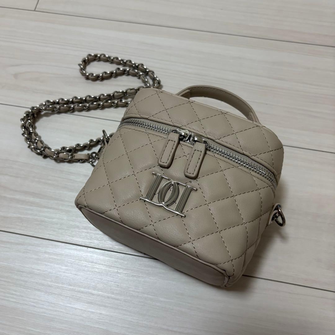 【シルバーパーツ】キルティングスクエアミニバッグ
