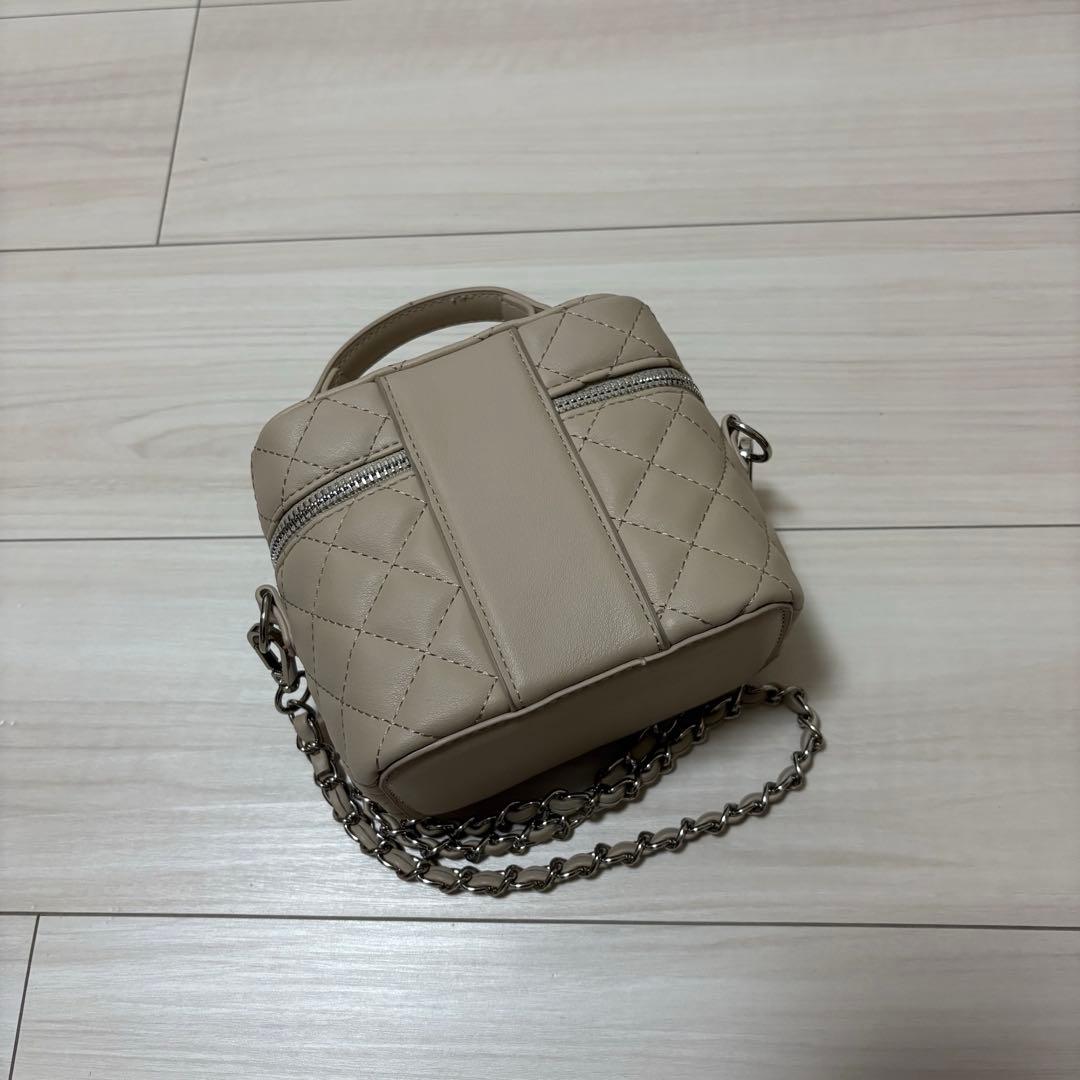 【シルバーパーツ】キルティングスクエアミニバッグ