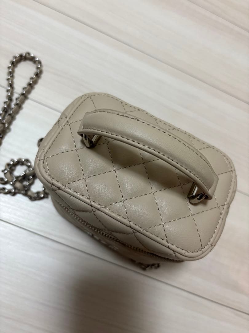 【シルバーパーツ】キルティングスクエアミニバッグ