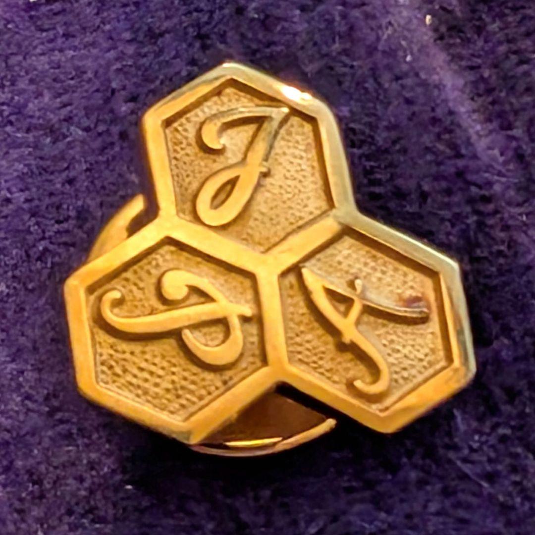 K18金製 ネクタイピン 木製ケース付き