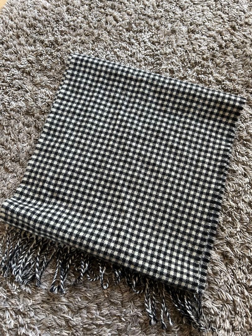 サンローラン パリ ロゴ　プレート　チェック柄 フリンジ マフラー ストール